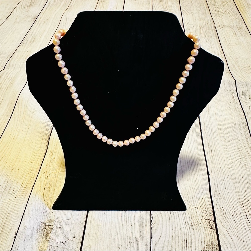 18" Pink Freshwater Pearl Necklace​​​​​​